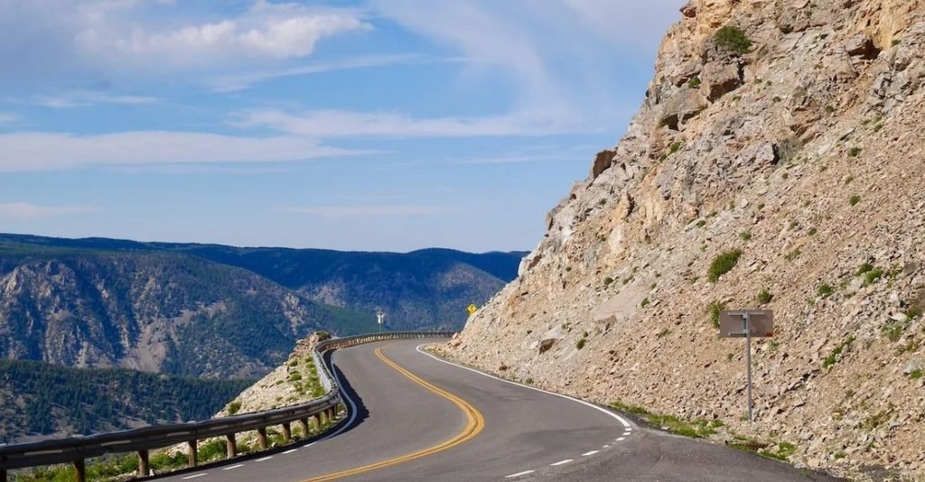 10 Best Scenic Road Trips in the USA
